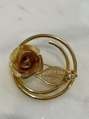 Sarah Coventry Gold Tone Filigree mesh Rose Brooch late 1960’s